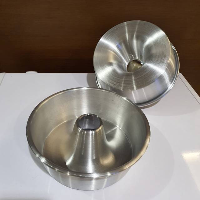 Loyang kue bulat polos/round baking mould alumunium diameter 24cm tinggi 9cm | Shopee Indonesia
