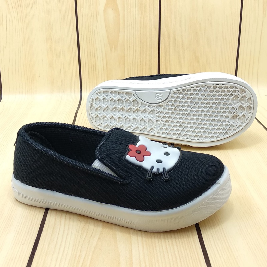 Sepatu Anak Perempuan Usia 4 - 5 Tahun HITAM Motif Kucing Lucu -  Sepatu Anak Cewek Slop Anti Licin Size 28 - 29