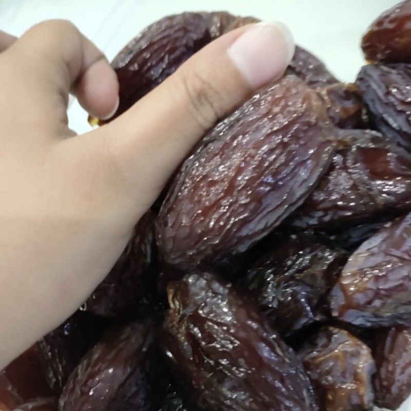 

KURMA MEDJOUL DATES