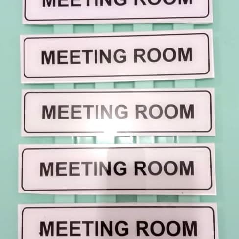 

AKRILIK MEETING ROOM UK 5X20CM HARGA PER BUAH