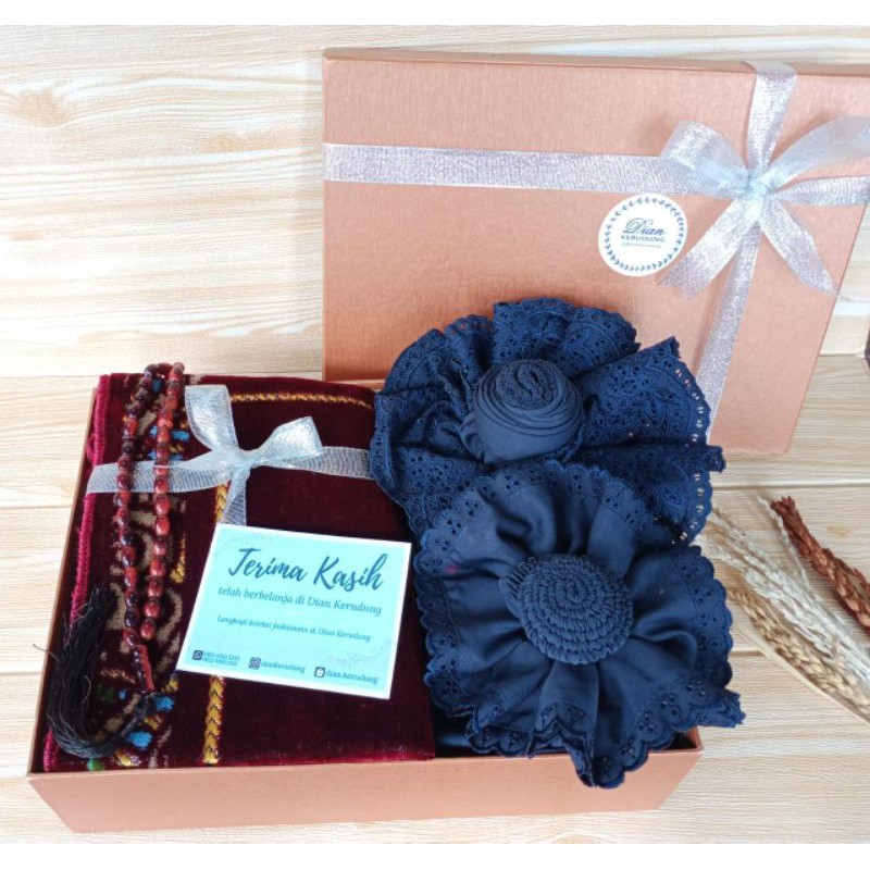 

HAMPERS MUKENA DELUXE // WEDDING GIFT // BIRTHDAY GIFT // ANNIVERSARY GIFT