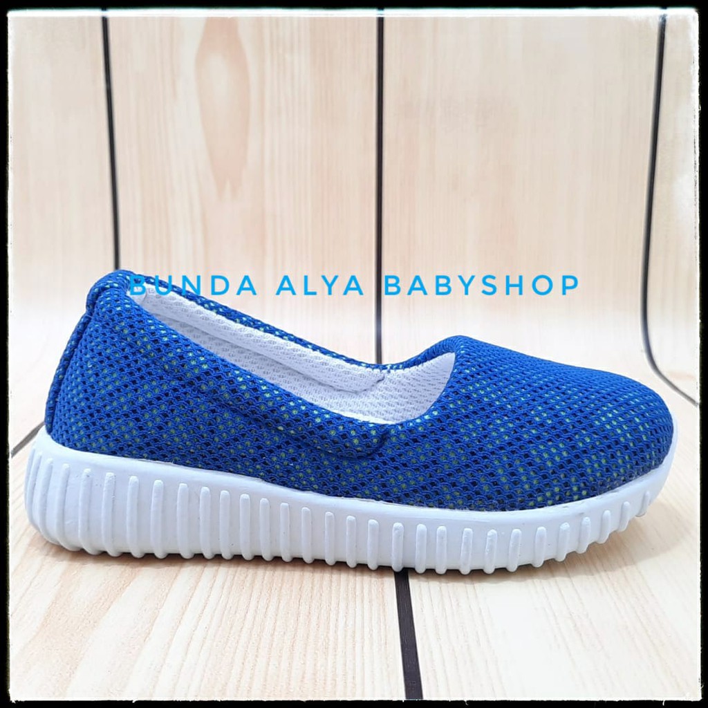 Sepatu Anak Perempuan Usia 1 Tahunan Slip ON Kanvas BIRU - Sepatu Anak Cewek Size 22 Alas Karet Anti Licin