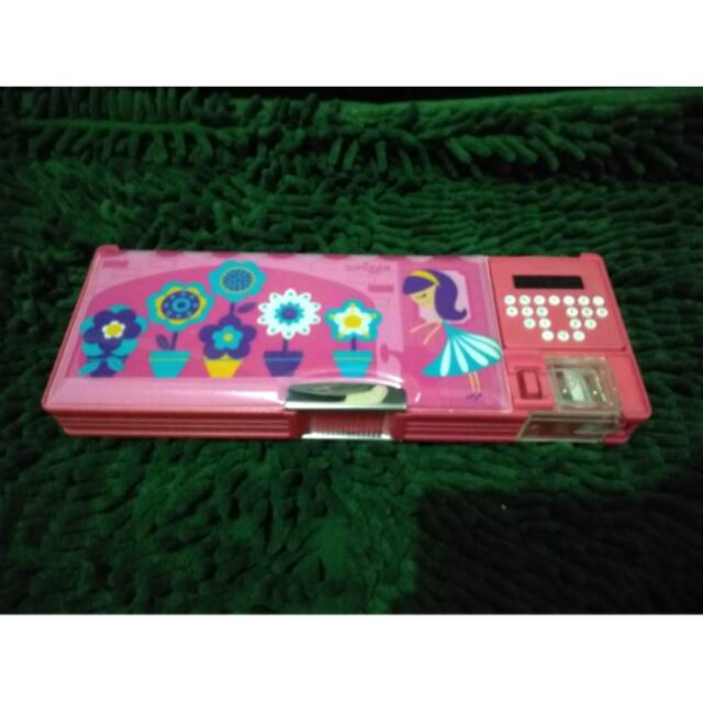 

kotak pensul smiggle