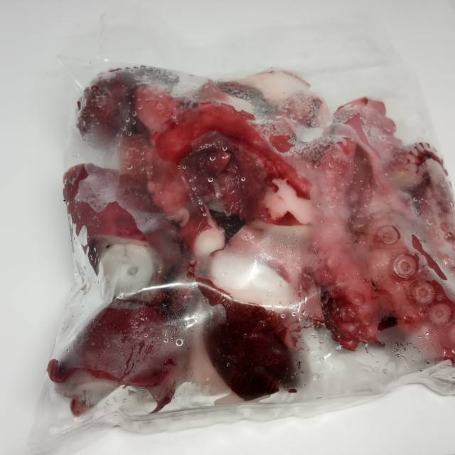

Gurita potong segar 500gr / tako leg cut /fresh grade A