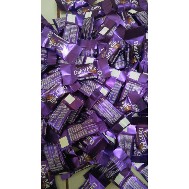 

Cadbury Dairy Milk Chocolate 4,5 gram / Coklat Cadbury mini