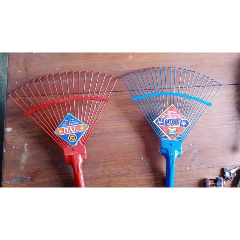 sapu taman besi/sapu garuk besi/sapu daun kering