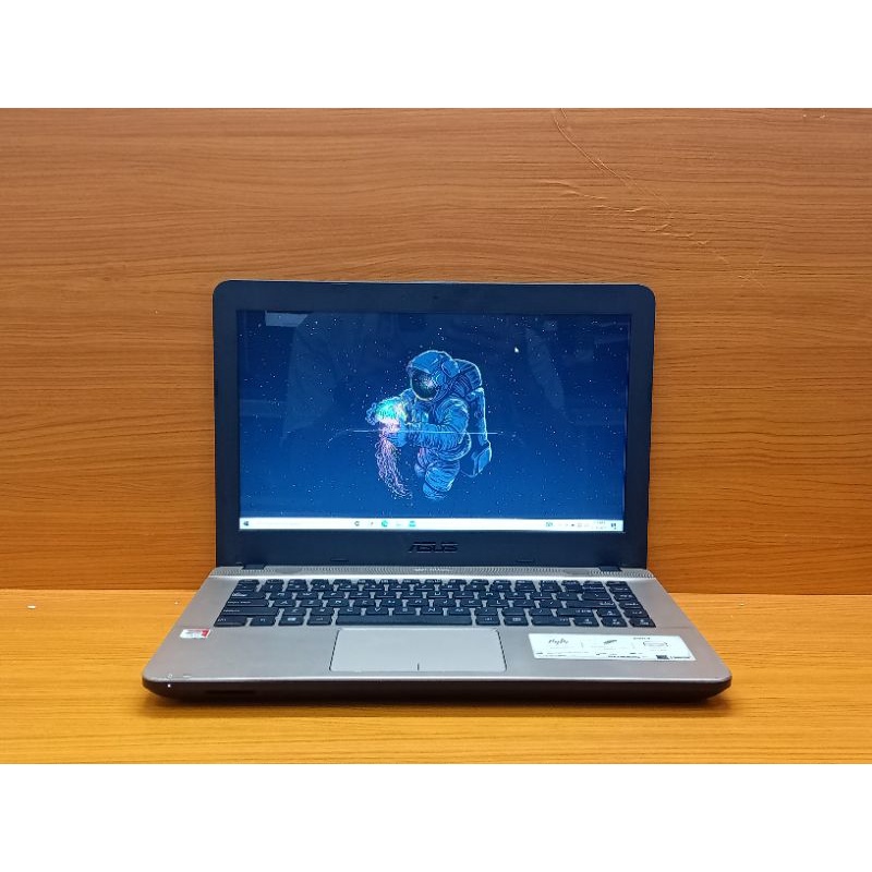 ASUS X441BA AMD A9-9425 RAM 4GB/HDD 1TB MULUS