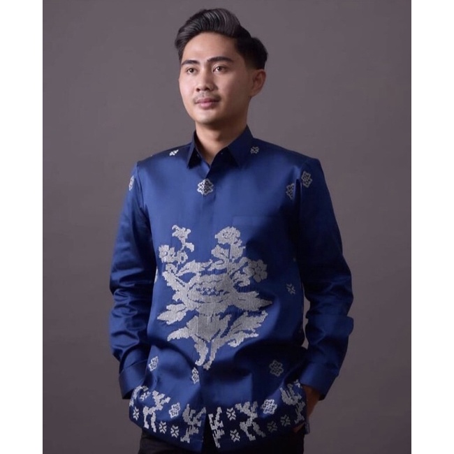 KEMEJA PRIA MOTIF LAGOSI WARNA NAVY / BIRU NAVY