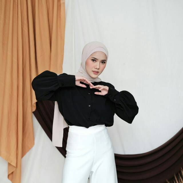 KALA BLACK WHITE TOP