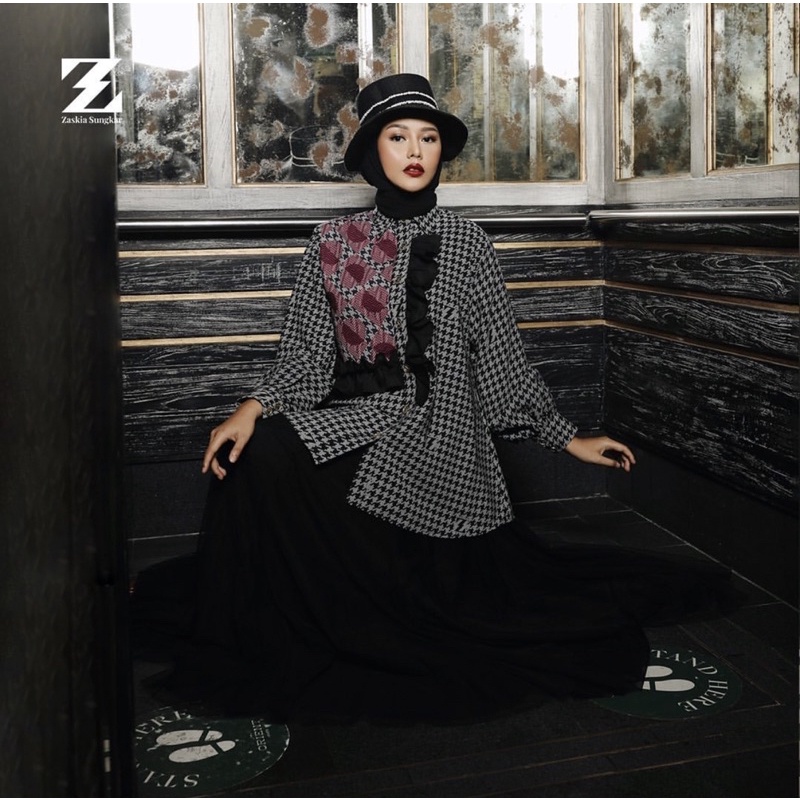 Zaskia Sungkar Betty Blouse