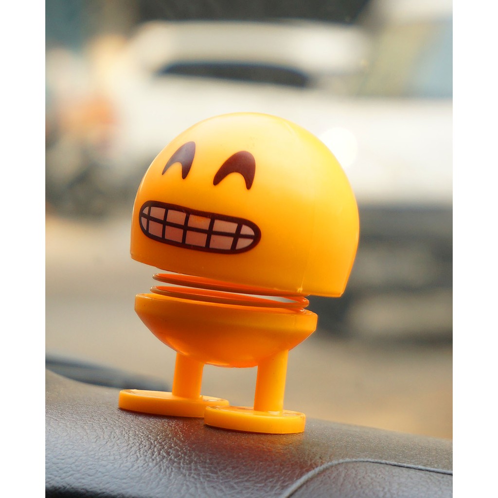 Pajangan Emoji Mobil