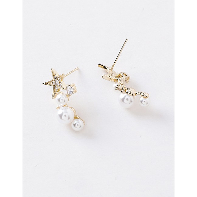 LRC Anting Tusuk Fashion Golden Star Moon Pearl Earrings With Diamonds D63756