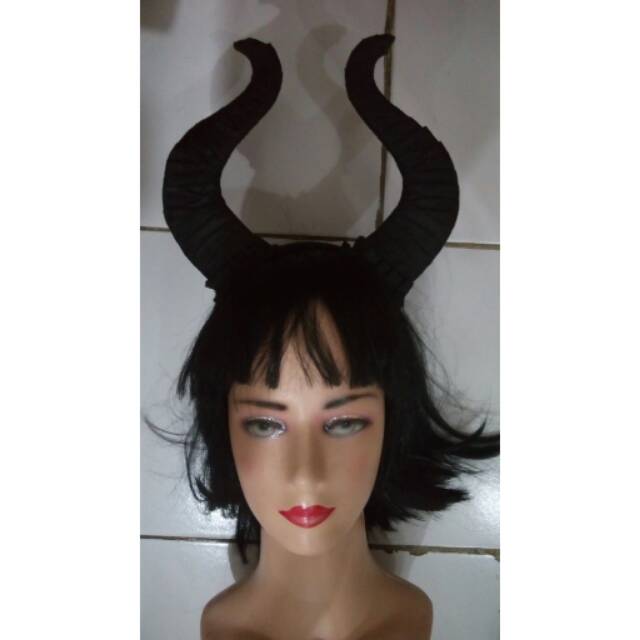 Bando tanduk hitam mirip maleficent