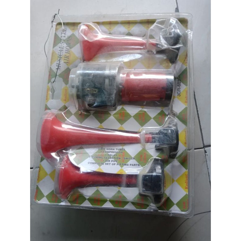 KLAKSON TELOLET KEONG KLAKSON KEONG KLEKSON TELOLET KLAKSON ANGIN TELOLET KLEKSON ANGIN TROMPET
