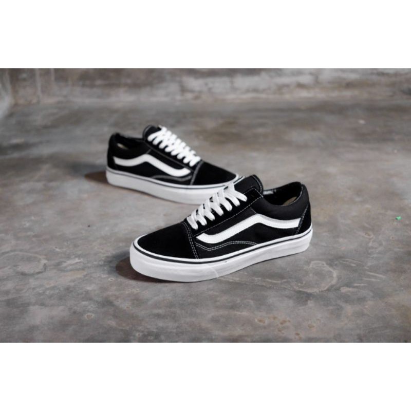 Jual Vans Oldskool Classic Black White | Shopee Indonesia