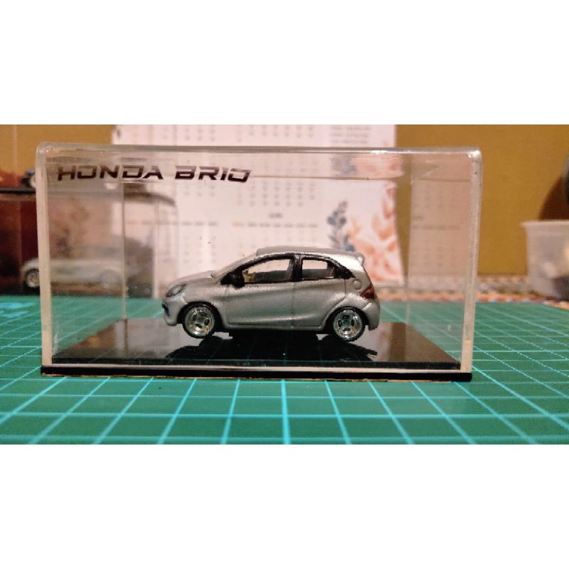 Tomica Honda Brio Custom Scala 1/64 Bonus Acrilic