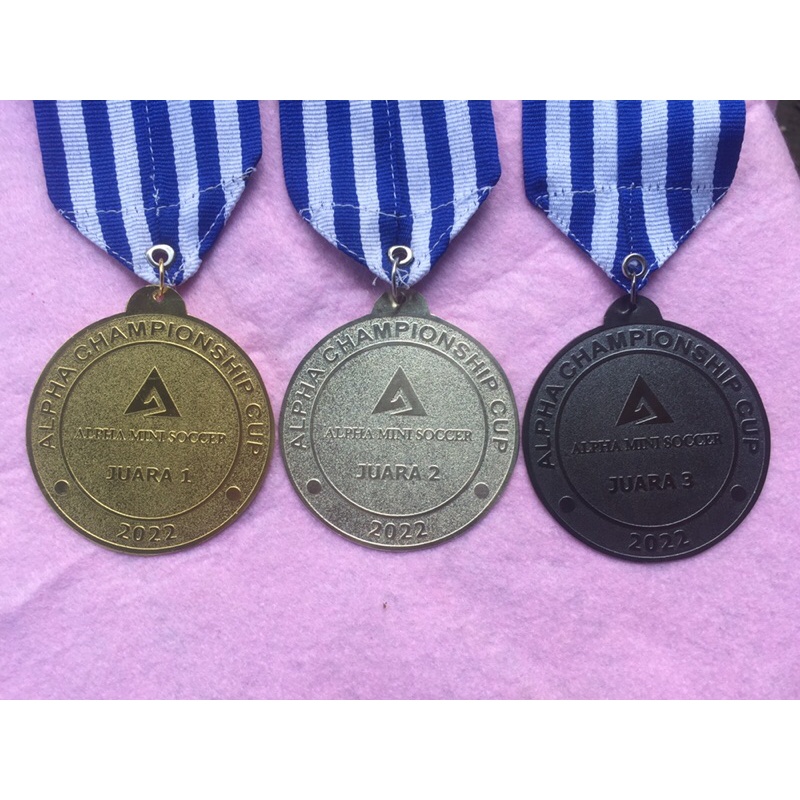 MEDALI EMAS PERAK PERUNGGU