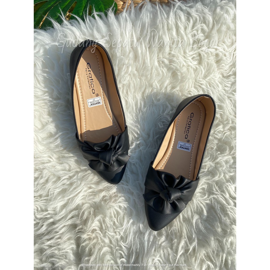 Gratica Sepatu Wanita Flat Shoes Lancip Carla AW 073