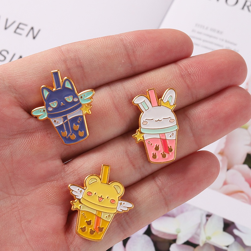 Bros Pin Enamel Bentuk Kartun Hewan Kelinci Kucing Beruang Untuk Hadiah Teman