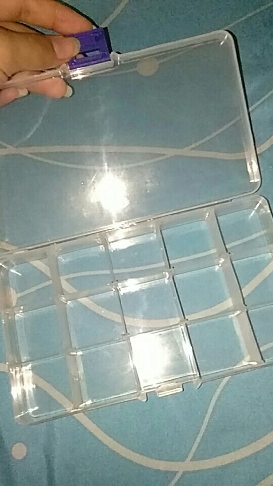 Kotak Plastik 15 Sekat Organizer Perhiasan / Anting/ Manik- Manik