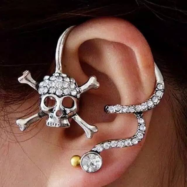 Retro punk silver earcuff