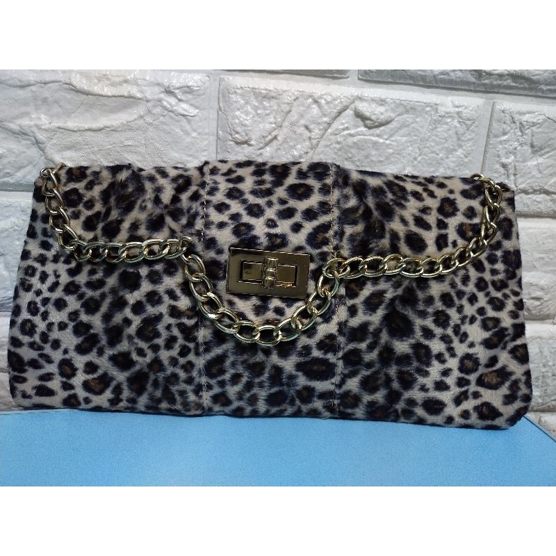 Tas Bulu motif macan