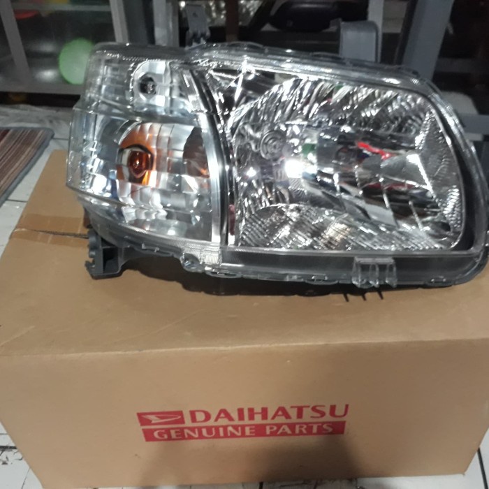 {BEKAS} head lamp grand max kanan Limited