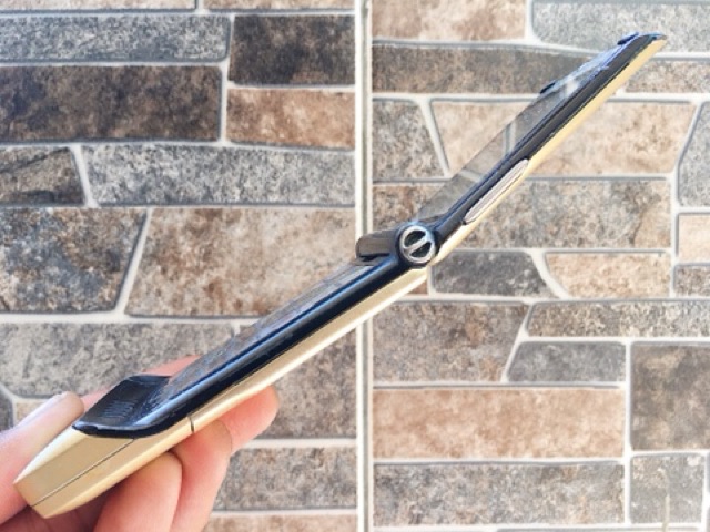 (READY) Motorola V3i Gold Edition Normal Hp Jadul Bekas Flip Klasik Langka Handphone Nostalgia