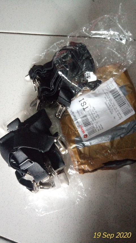 1 Set Jepitan Sprei (isi 4 Pcs) Penjepit Sprei Pengait Ujung Sprei Penjepit Sudut Sprei Ds680a