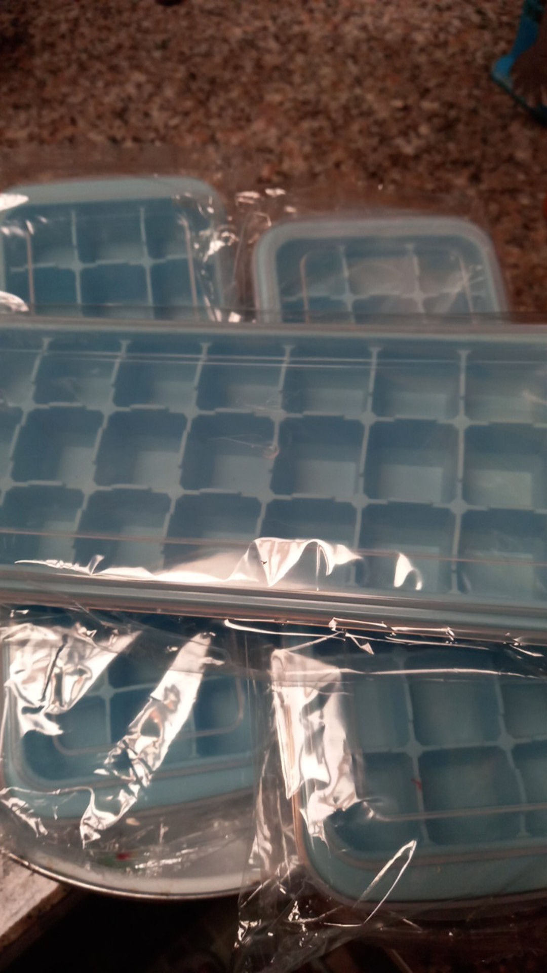 Cetakan Es Batu Silikon 36 Cube Dengan Tutup Elastis