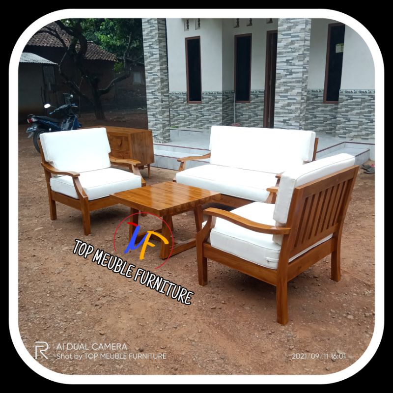 Kursi tamu minimalis dengan jok bantalan