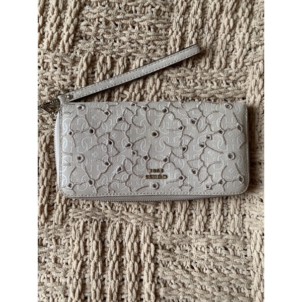GUESS PRELOVED