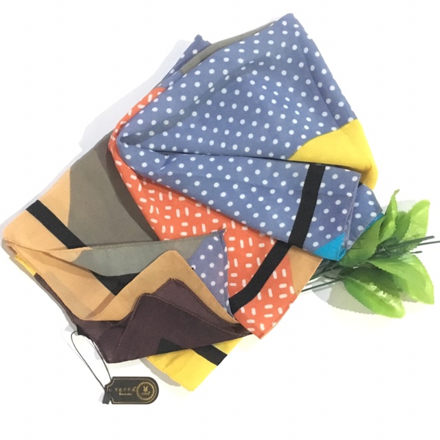 Hijab segi empat motif yeffa new french