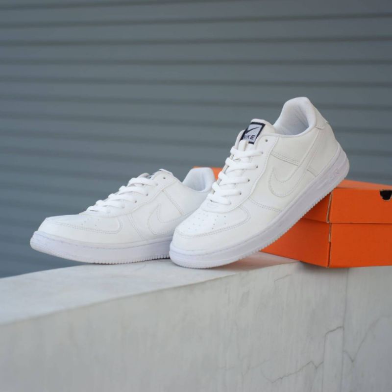 Sepatu Kets Airforce 1 One  Putih. UKURAN 37-44