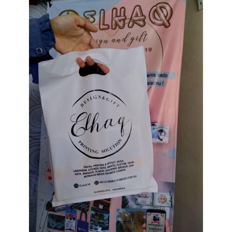 

Sablon Plastik Plong 1 sisi 1 warna