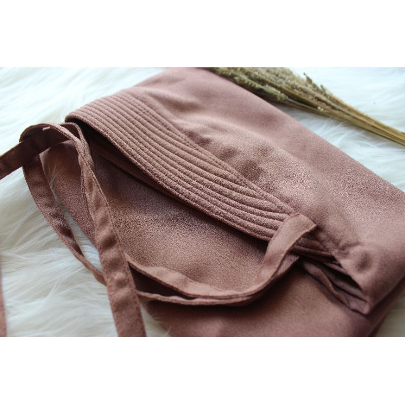 HIJAB KHIMAR BERGO HAMIDAH PET TALI JUMBO MOSCREPE (L) | JILBAB BERGO HAMIDAH PET TALI SIZE L