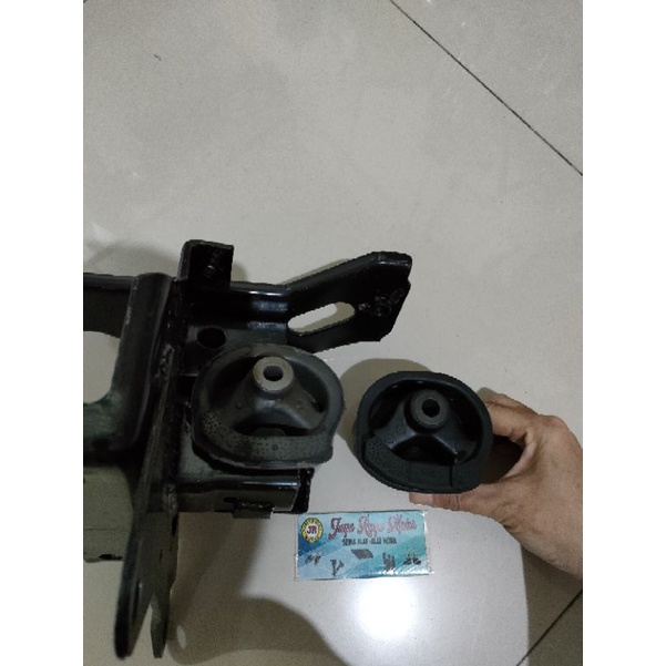 karet bushing engine mounting kiri Yaris old new vios gen 2
