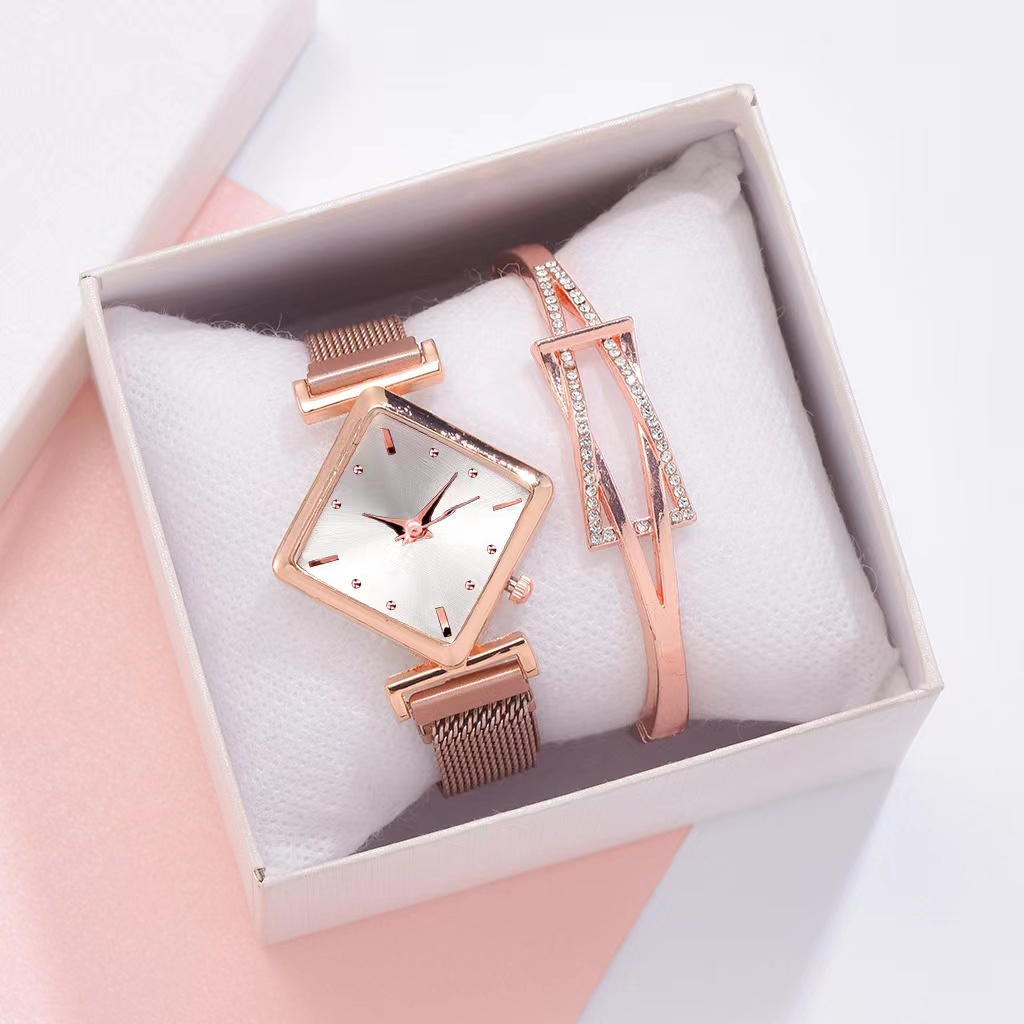 Jam Tangan Wanita Strap Rantai Pasir Dial Segitiga Analog Quartz - Watch Korean Fashion