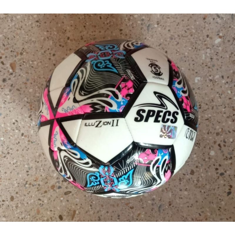 Bola sepak SPECS BATIK
