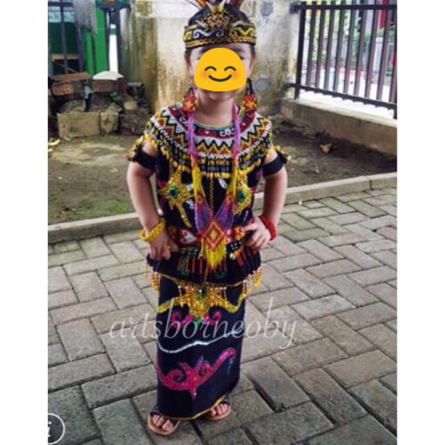 SET BAJU ADAT DAYAK TK CEWEK + AKSESORIS