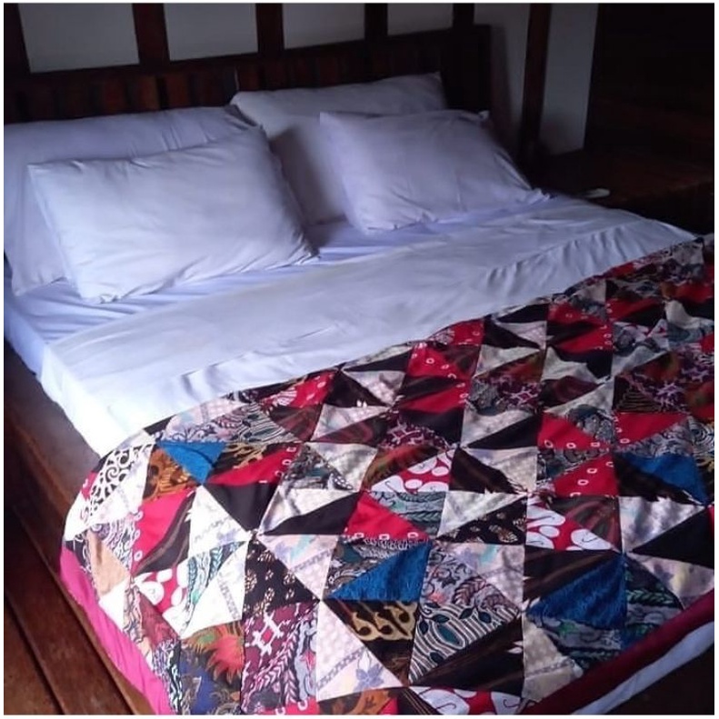 selimut perca batik ukuran 330x110 dengan list warna merah bendera selimut halus