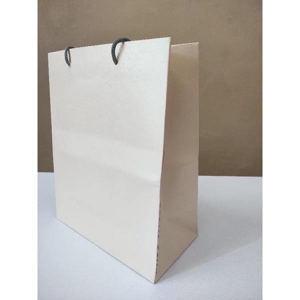 

Tambahan Paper Bag Dove Polos Warna Cream