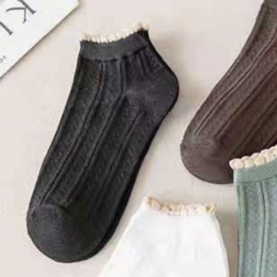 [COD] Kaos Kaki Wanita Import Motif Garis Renda Kaos Kaki Polos Cantik dengan Aksen Renda Ala Korea Kaos Kaki Semata kaki Ankle Shock-Hitam