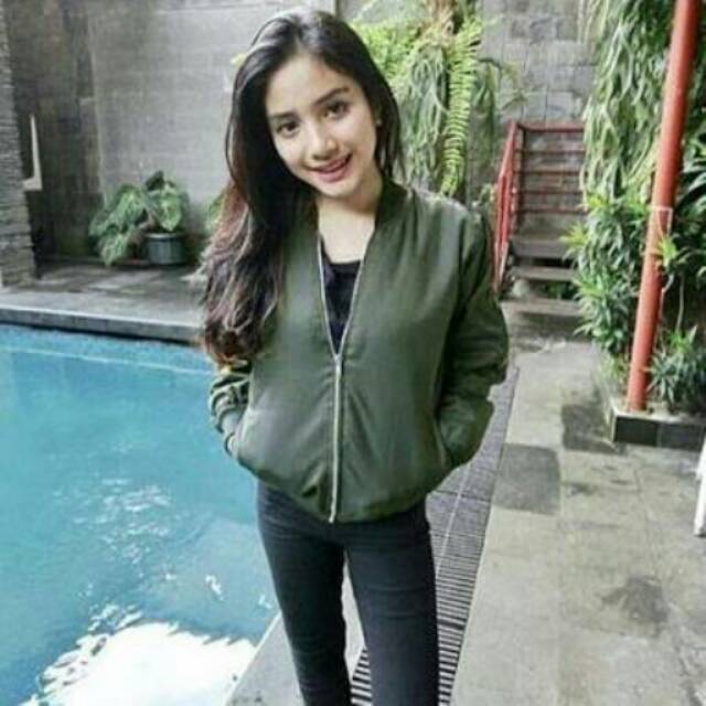 Jaket bomber cewe hijau army waterproof/jaket bomber wanita jumbo