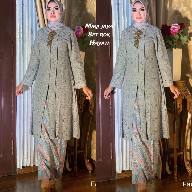 SET KEBAYA HAYATI /  SET KEBAYA WISUDA / SET KEBAYA PESTA / SET KEBAYA KARTINI / SET KEBAYA KUTU BARU / SET KEBAYA TERBARU 2021 / SET KEBAYA  MIRA JAYA-Abu silfer pendek
