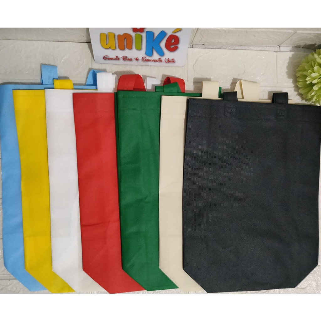 

Tas Spunbond Box PRESS SEMINAR 30x10x35 Goodie Bag Souvenir Polos HBPA
