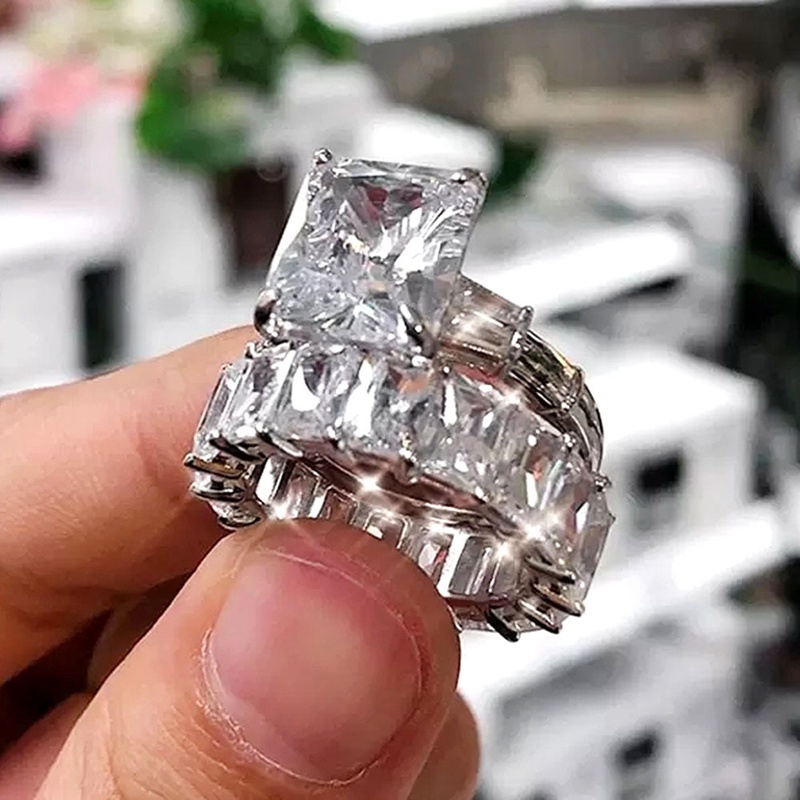 2pcs / Set Cincin Kristal Bentuk Persegi Untuk Wanita