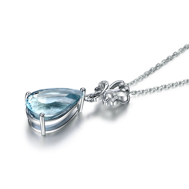[Ready Stock]Fashion Inlaid Sky Sapphire Pendant Diamond-Studded Necklace