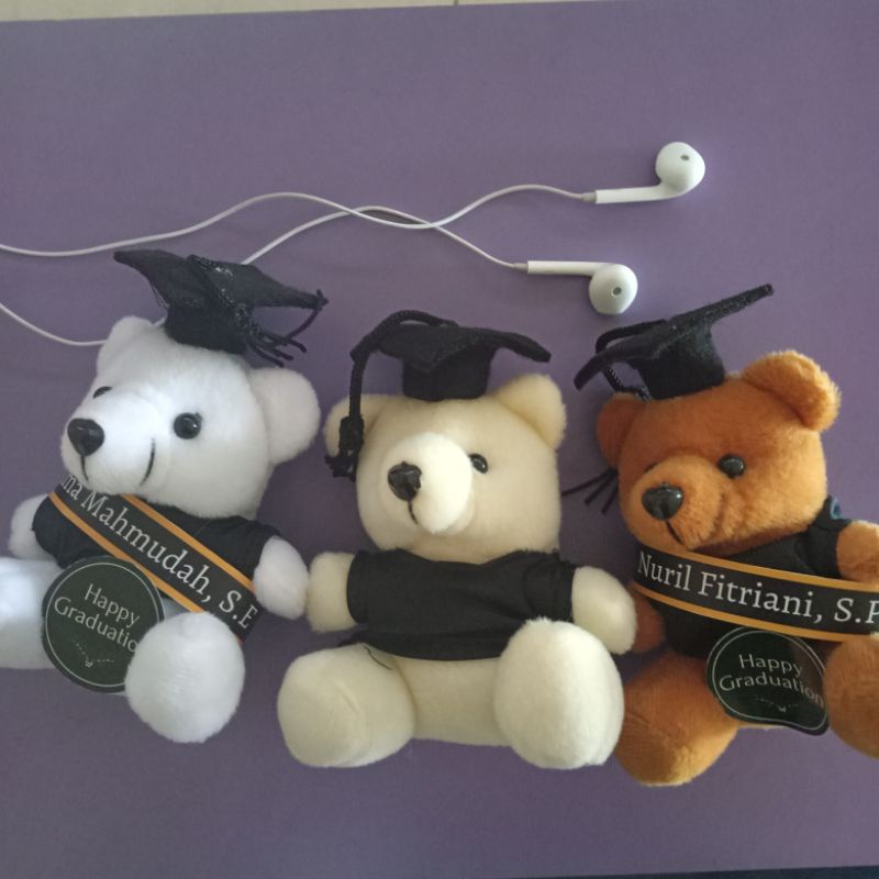 

Boneka Wisuda