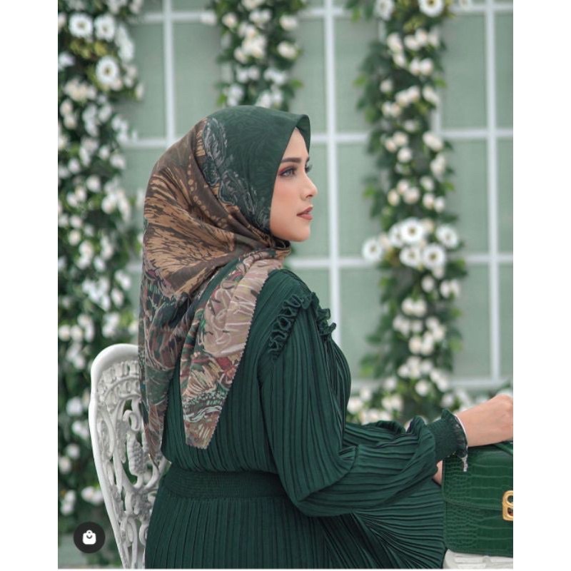 buttonscarves farsha jungle preloved